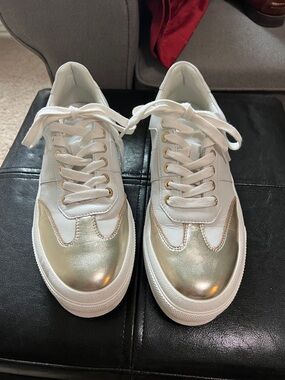 J/SLIDES White Leather Sneakers with Metallic Gold Toe